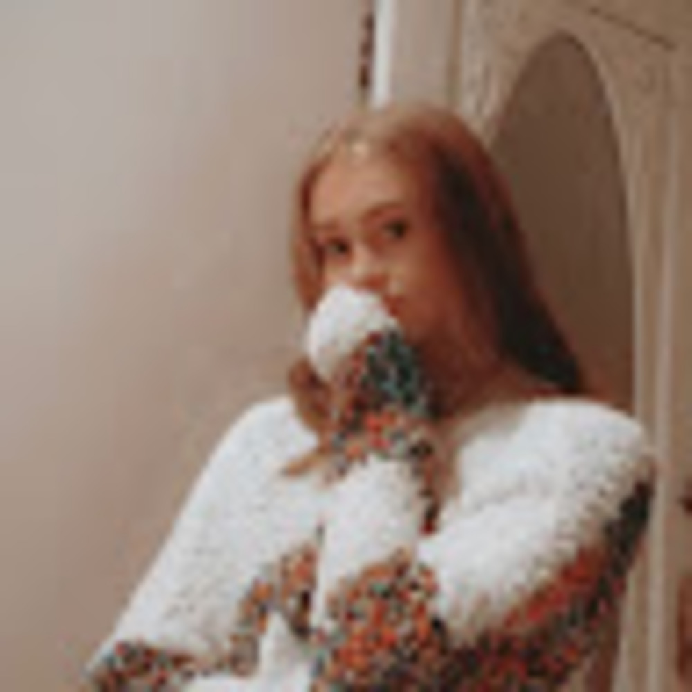 Meet your Posher, Ava